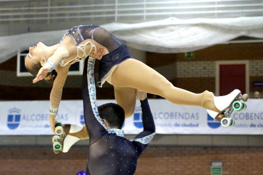 IIª Gala Internacional de Patinaje Artístico - 40 Aniversario Club Patinaje Artístico Alcobendas - Figura artística de una pareja de patinadores.