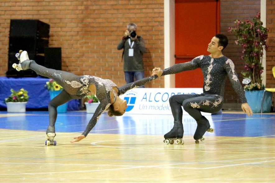 IIª Gala Internacional de Patinaje Artístico - 40 Aniversario Club Patinaje Artístico Alcobendas - Actuación de una pareja de patinadores.