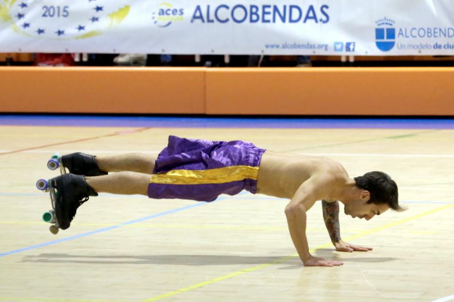 IIª Gala Internacional de Patinaje Artístico - 40 Aniversario Club Patinaje Artístico Alcobendas -  Actuación cómica de un  patinador.