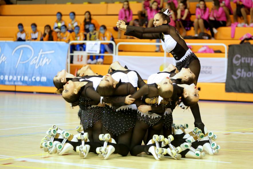 Campeonato Autonómico de Patinaje - Grupos Patinaje Show - Imagen de un momento de la actuación de uno de los equipos.