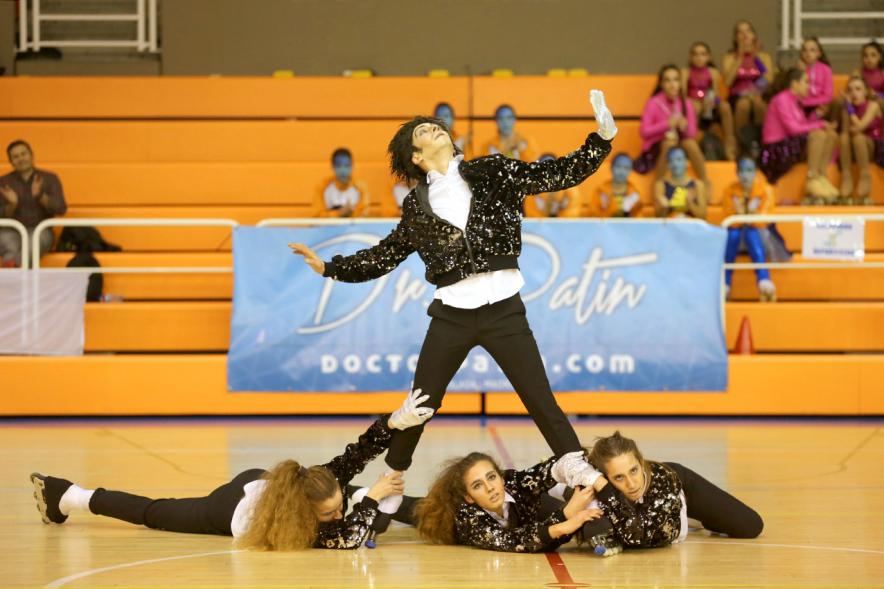 Campeonato Autonómico de Patinaje - Grupos Patinaje Show - Imagen de un momento de la actuación de uno de los equipos.