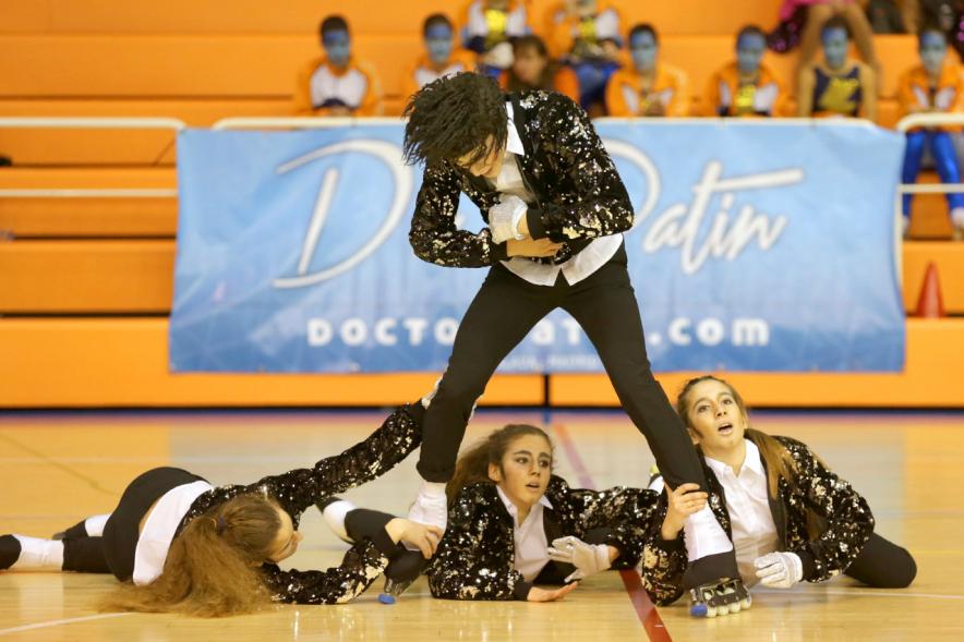 Campeonato Autonómico de Patinaje - Grupos Patinaje Show - Imagen de un momento de la actuación de uno de los equipos.
