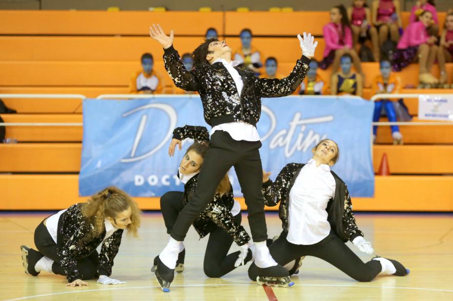 Campeonato Autonómico de Patinaje - Grupos Patinaje Show - Imagen de un momento de la actuación de uno de los equipos.