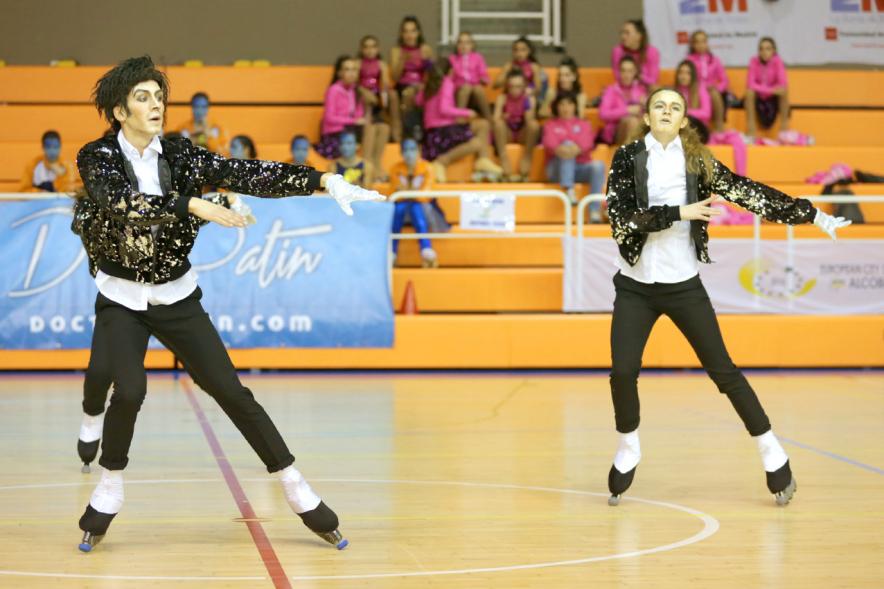Campeonato Autonómico de Patinaje - Grupos Patinaje Show - Imagen de un momento de la actuación de uno de los equipos.