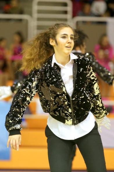 Campeonato Autonómico de Patinaje - Grupos Patinaje Show - Imagen de una patinadora en un momento de la actuación.