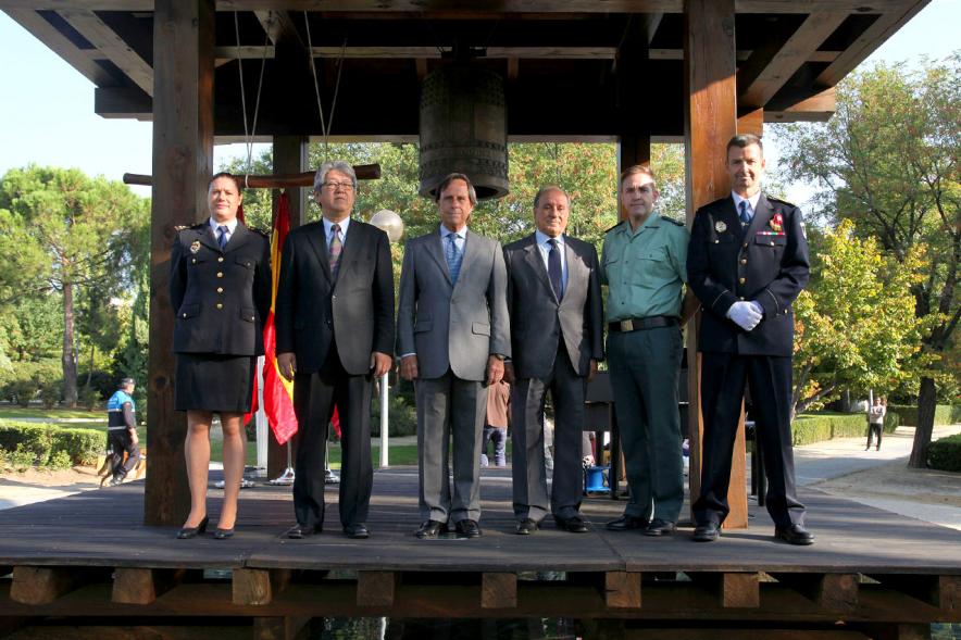 Día de la Paz 2017 - Autoridades civiles y militares posando.