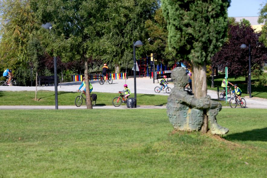 Escultura de Jaume Plensa en el Parque Sur de Fuente Lucha.