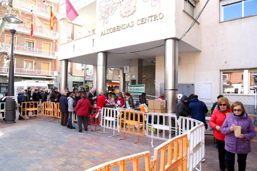 Participantes en Pescaíto Andaluz en la Plaza del Pueblo 