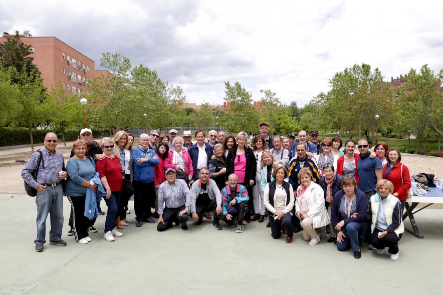 Entrega de Premios del IXº Torneo de Petanca Miguel Ángel Blanco - Todos los premiados  con el alcalde.