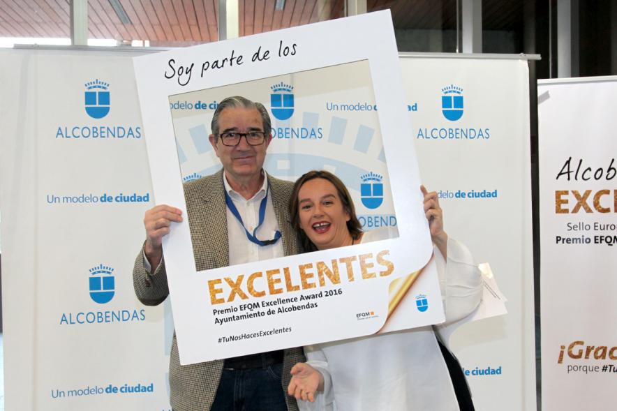 Jornada en torno a la Excelencia en la Gestión en Alcobendas (Photocall) -  Posado compartido.