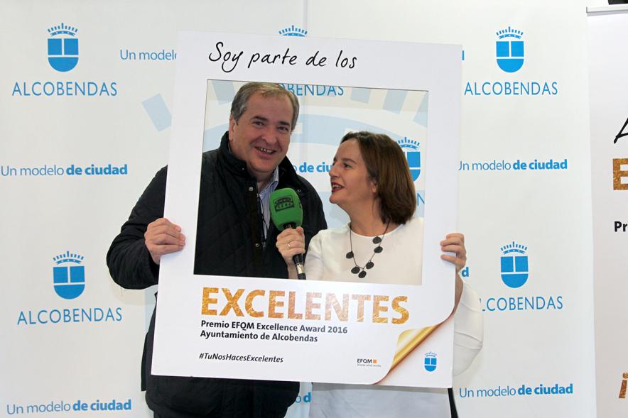 Jornada en torno a la Excelencia en la Gestión en Alcobendas (Photocall) -   Posado compartido.