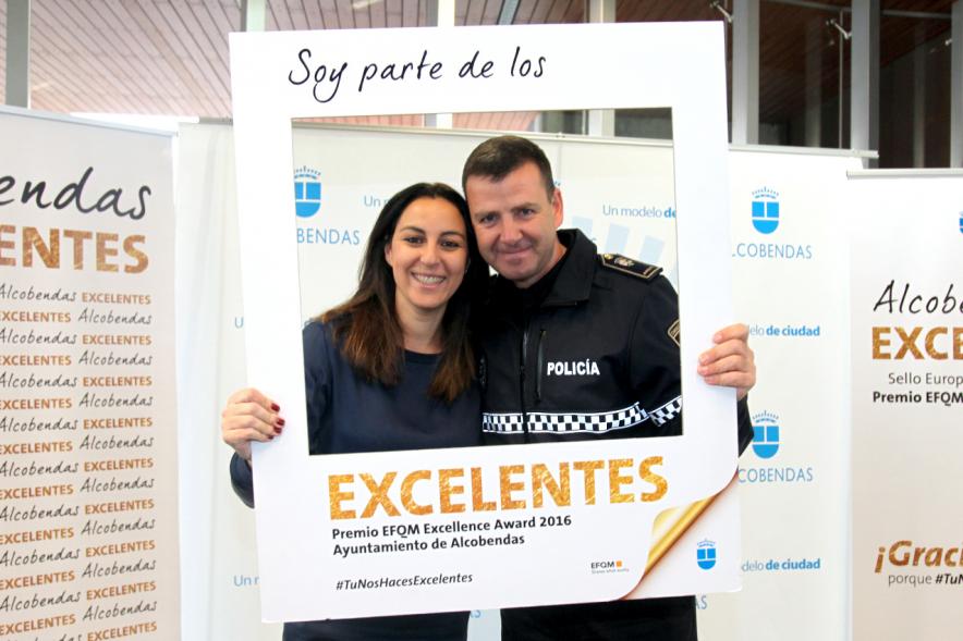 Jornada en torno a la Excelencia en la Gestión en Alcobendas (Photocall) - Posado compartido. 