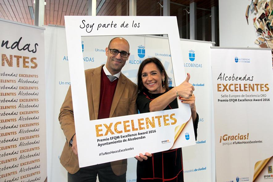 Jornada en torno a la Excelencia en la Gestión en Alcobendas (Photocall) -   Posado compartido.