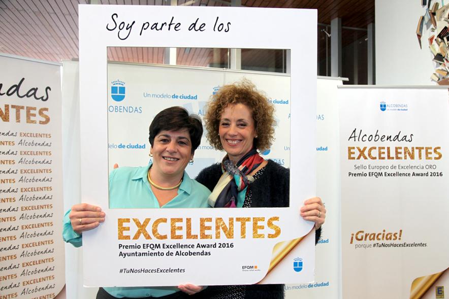 Jornada en torno a la Excelencia en la Gestión en Alcobendas (Photocall) -  Posado compartido. 