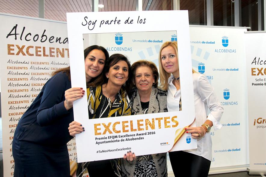 Jornada en torno a la Excelencia en la Gestión en Alcobendas (Photocall) - Grupo posando.