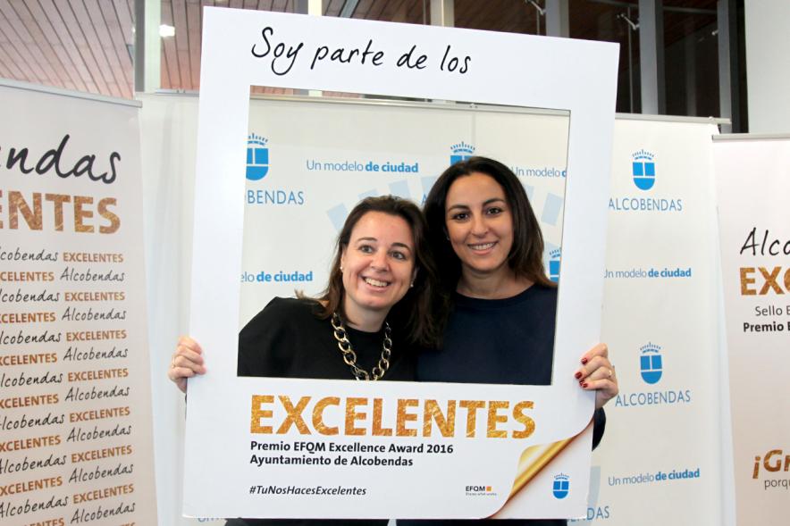 Jornada en torno a la Excelencia en la Gestión en Alcobendas (Photocall) -  Posado compartido. 