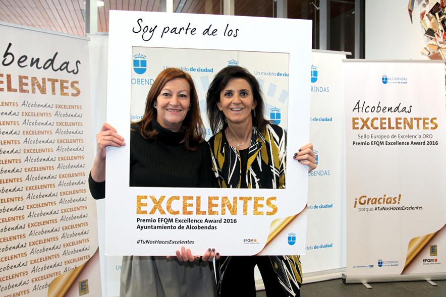 Jornada en torno a la Excelencia en la Gestión en Alcobendas (Photocall) -  Posado compartido. 