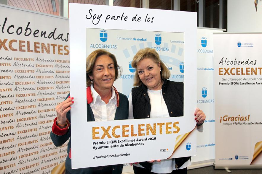 Jornada en torno a la Excelencia en la Gestión en Alcobendas (Photocall) - Posado compartido.  