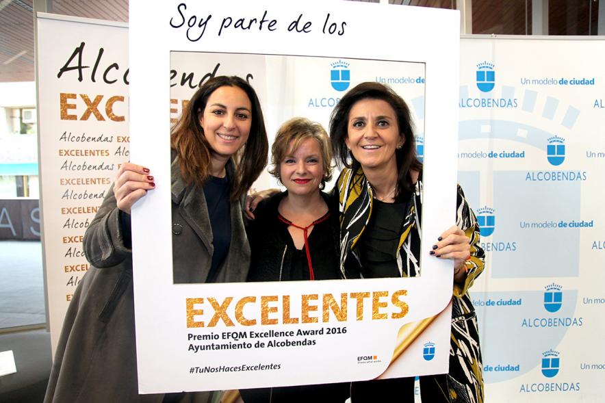 Jornada en torno a la Excelencia en la Gestión en Alcobendas (Photocall) - Grupo posando.