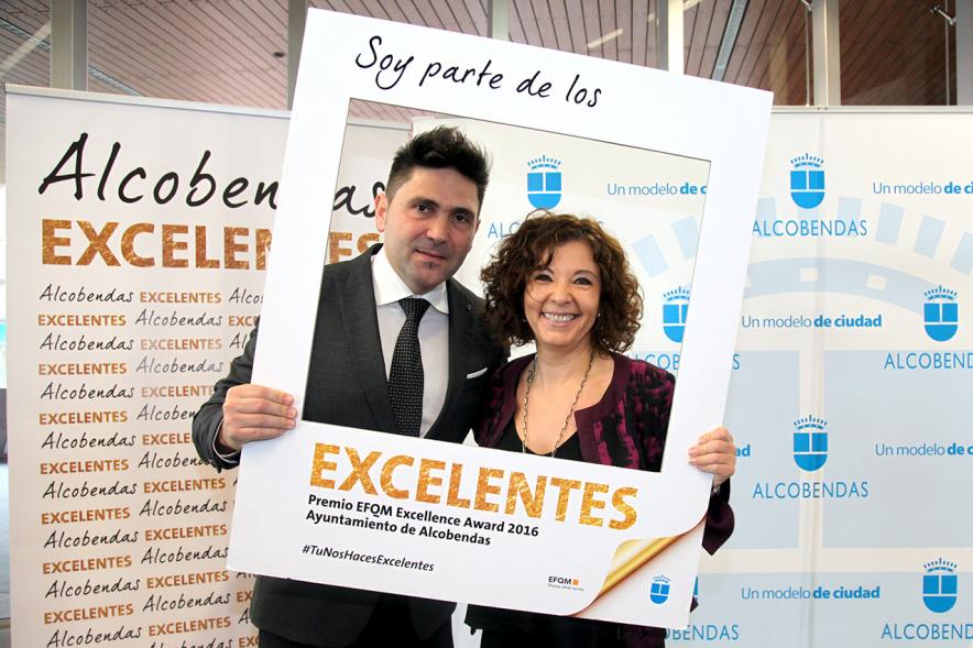 Jornada en torno a la Excelencia en la Gestión en Alcobendas (Photocall) -  Posado compartido.