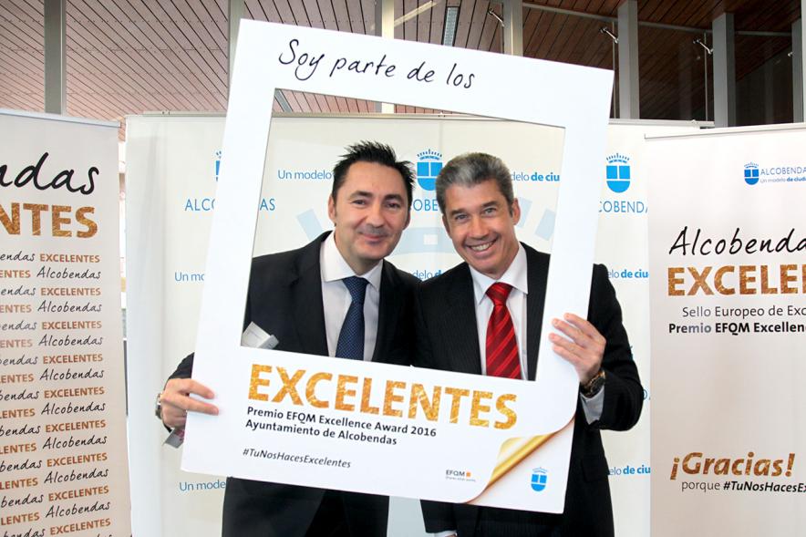 Jornada en torno a la Excelencia en la Gestión en Alcobendas (Photocall) - Posado compartido.