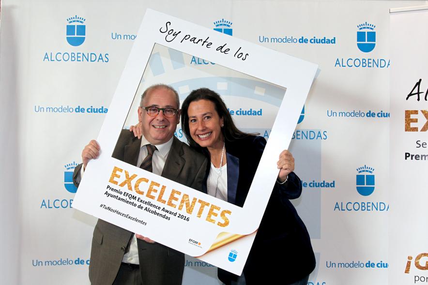 Jornada en torno a la Excelencia en la Gestión en Alcobendas (Photocall) - Dos participantes.