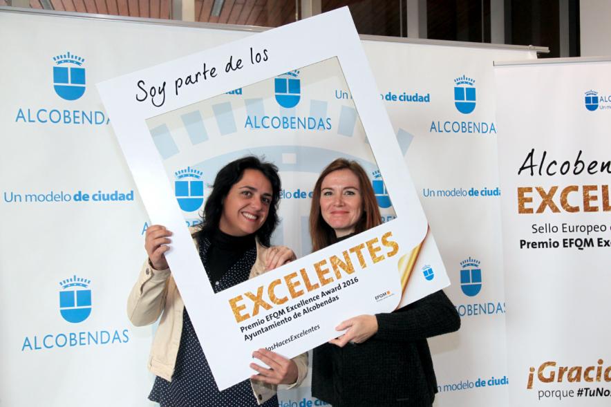 Jornada en torno a la Excelencia en la Gestión en Alcobendas (Photocall) -  Dos retratados.