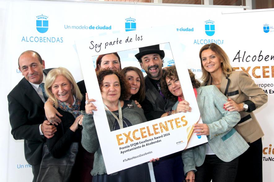 Jornada en torno a la Excelencia en la Gestión en Alcobendas (Photocall) - Grupo posando.