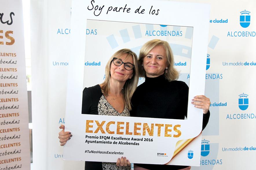 Jornada en torno a la Excelencia en la Gestión en Alcobendas (Photocall) - Dos posados.