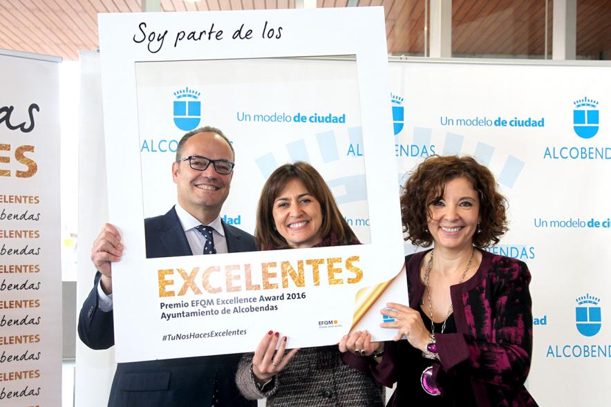 Jornada en torno a la Excelencia en la Gestión en Alcobendas (Photocall) - Grupo posando.
