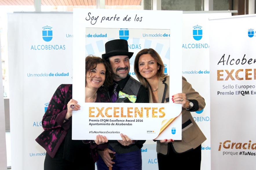 Jornada en torno a la Excelencia en la Gestión en Alcobendas (Photocall) -  Grupo posando.
