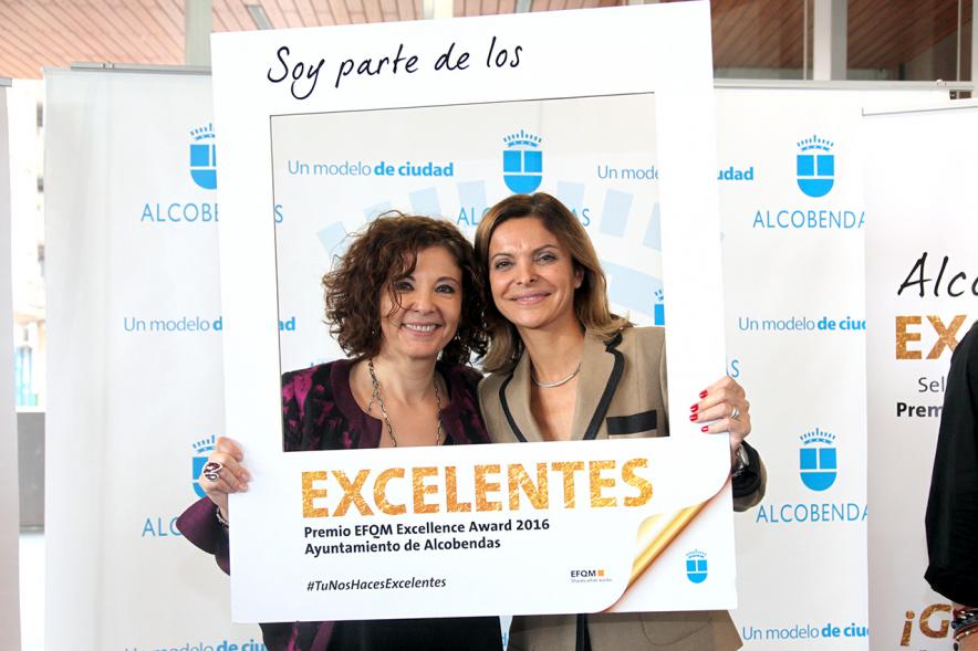 Jornada en torno a la Excelencia en la Gestión en Alcobendas (Photocall) -  Dos posados.
