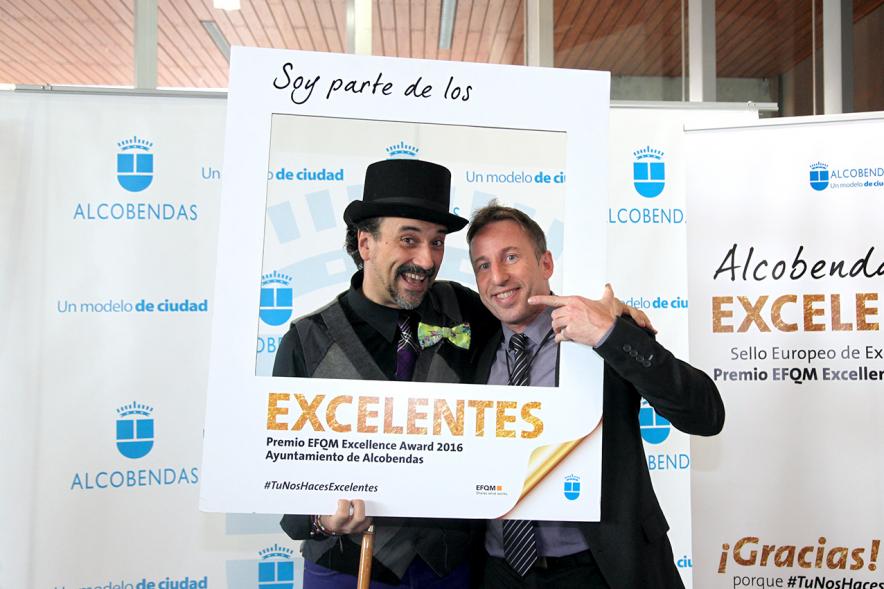 Jornada en torno a la Excelencia en la Gestión en Alcobendas (Photocall) - Dos posados.