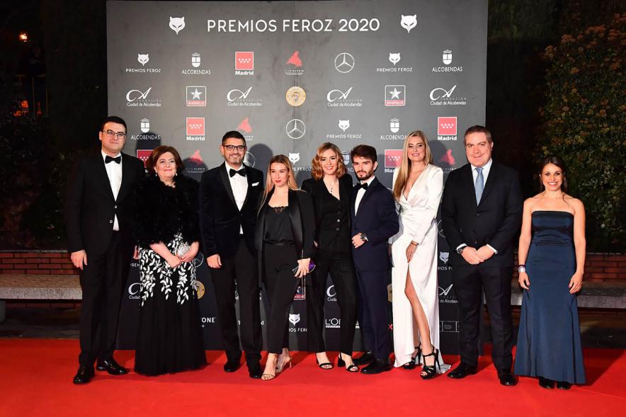 Miembros del consistorio con invitados a la gala