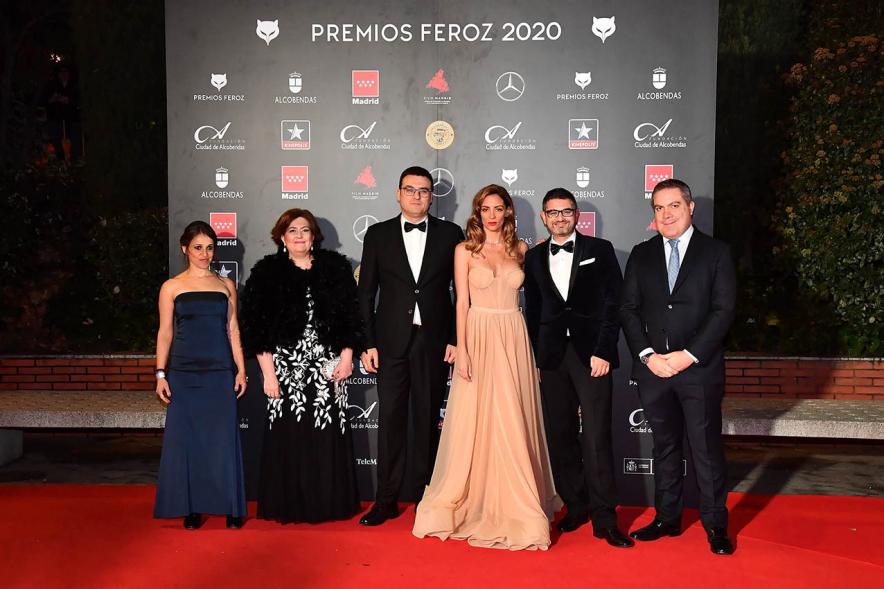 Miembros de la gala con María Hervás, presentadora del evento