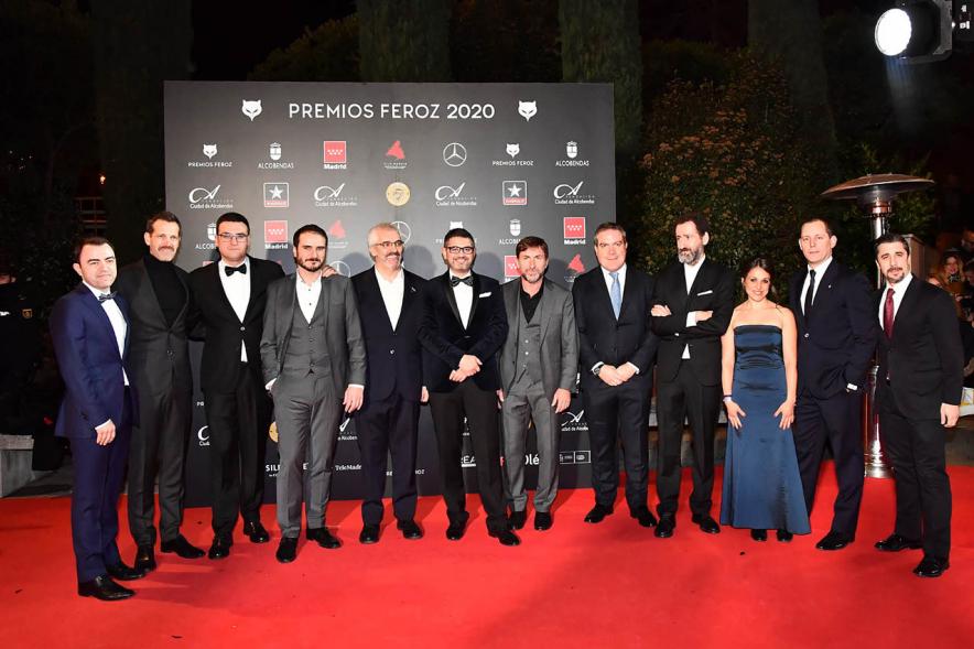 Miembros del consistorio con invitados a la gala