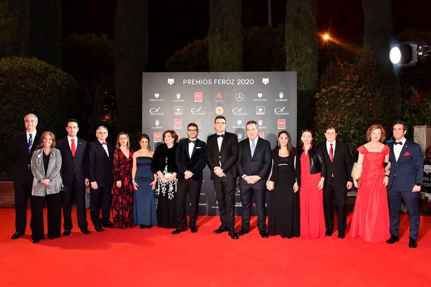 Miembros del consistorio posan en el photocall