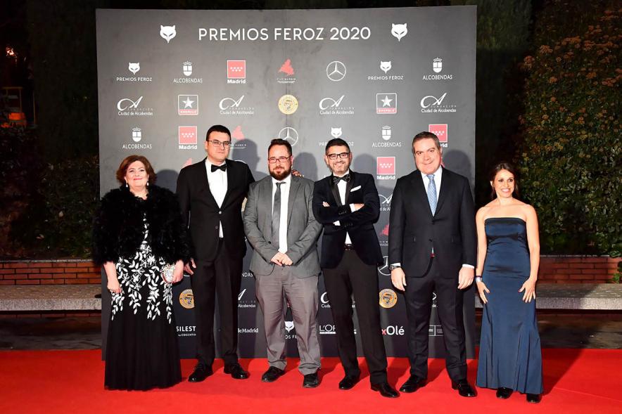 Miembros del consistorio con invitados a la gala