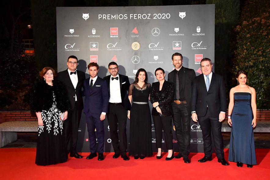 Miembros del consistorio con invitados a la gala
