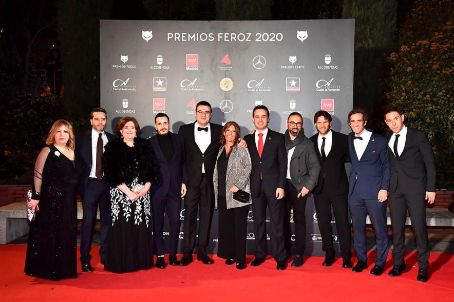Miembros del consistorio con invitados a la gala