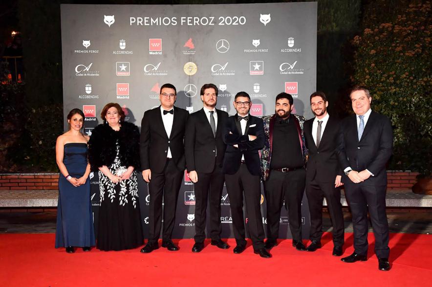 Miembros del consistorio con invitados a la gala