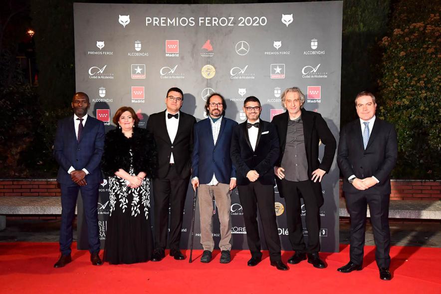 Miembros del consistorio con invitados a la gala