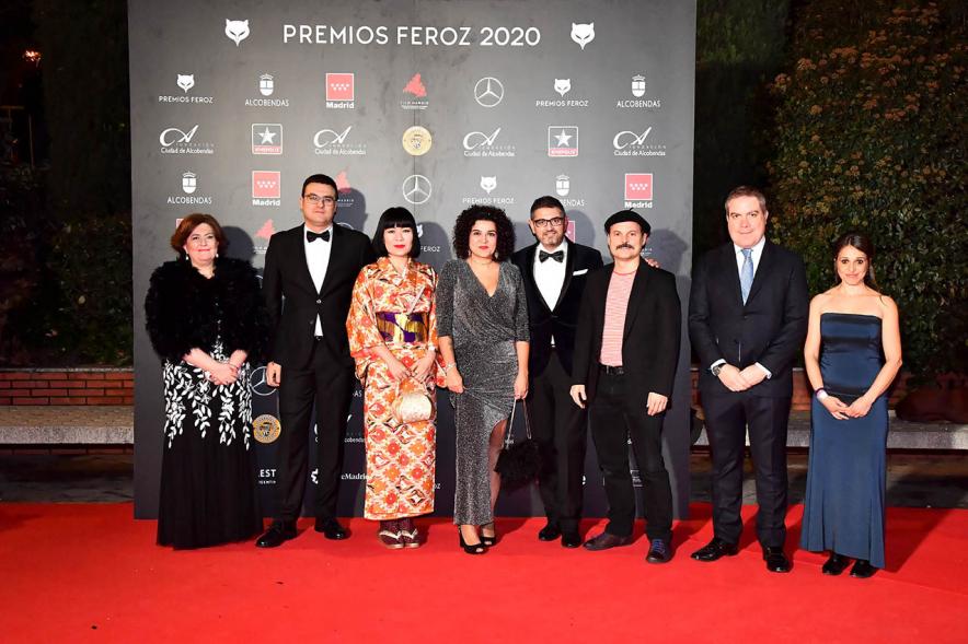Miembros del consistorio con invitados a la gala