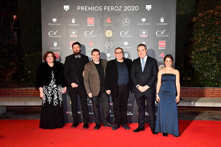 Miembros del consistorio con invitados a la gala