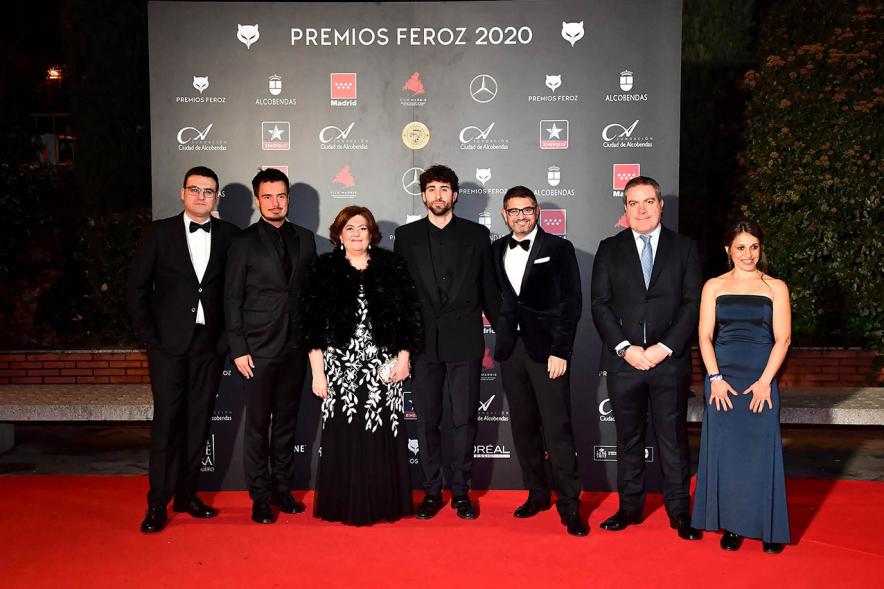 Miembros del consistorio con invitados a la gala