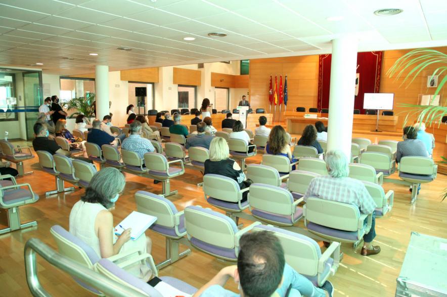 Evento visto desde detrás del público