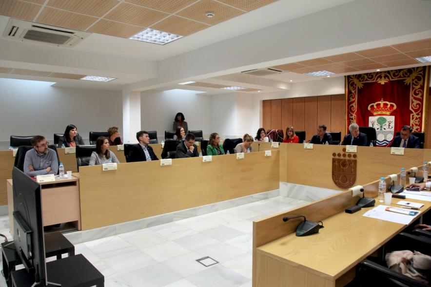 Plenario de Alcaldes de la Red de Infancia y Adolescencia (RIA) - Panorámica  del salón del pleno.