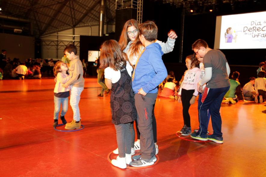 IIIer Plenario Infantil - Grupo de niños jugando.