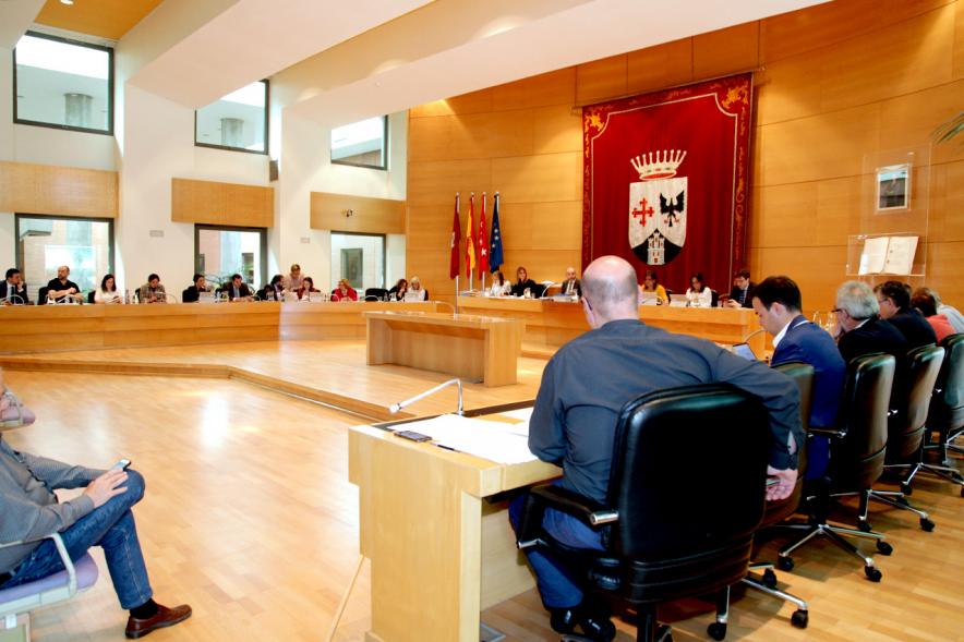 Vista lateral del salón de plenos