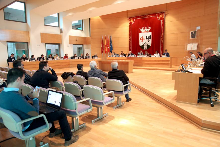 Vista lateral del salón de plenos